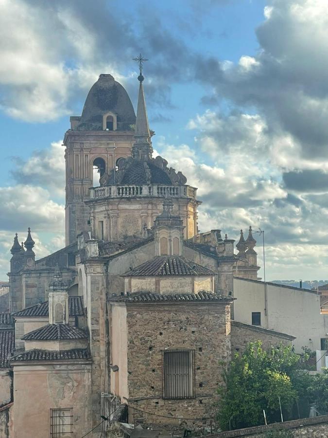 Estudio Tau Jerez De Los Caballeros Exteriér fotografie